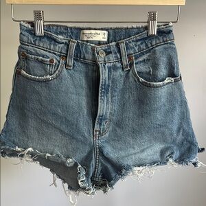 Abercrombie & Fitch The cutoff short High Rise-women’s_size 25
